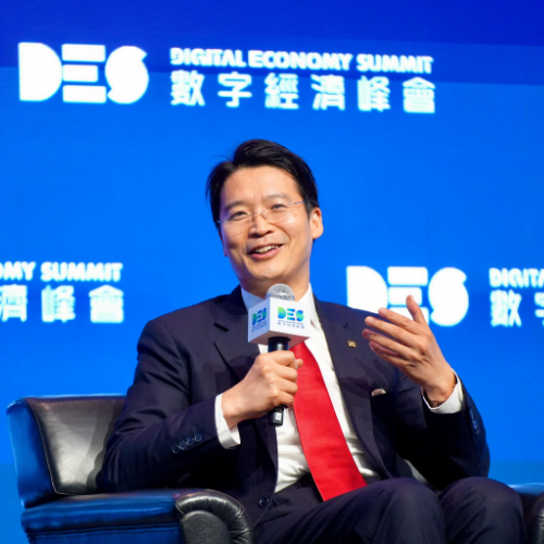 speaker and industry expert Winston Ma